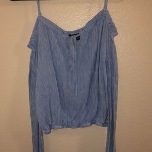 Off the shoulder long sleeve !